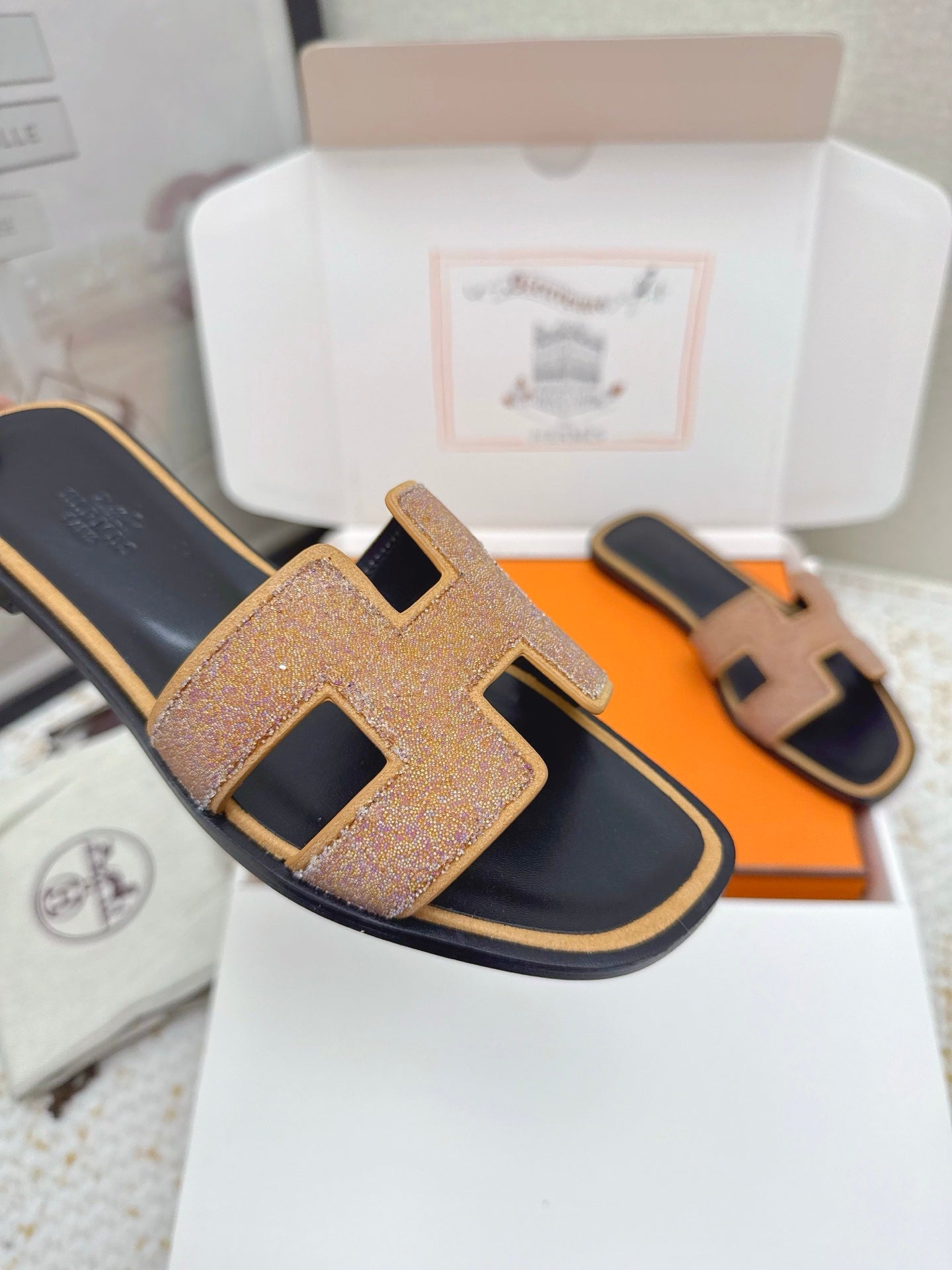 HM 26ss Oran Sandals Rose Bronze Rhinestone Cowhide 625264