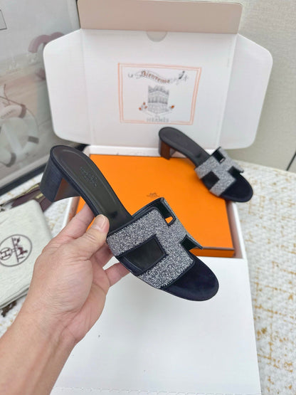 HM 26ss Oran Sandals 50 Black Rhinestone Cowhide 625267