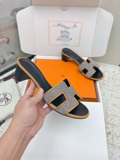 HM 26ss Oran Sandals 50 Grey Taupe Rhinestone Cowhide 625268