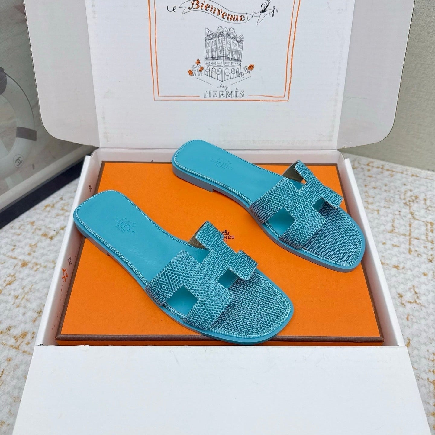 HM 26ss Oran Sandals Turquoise Cowhide 625050