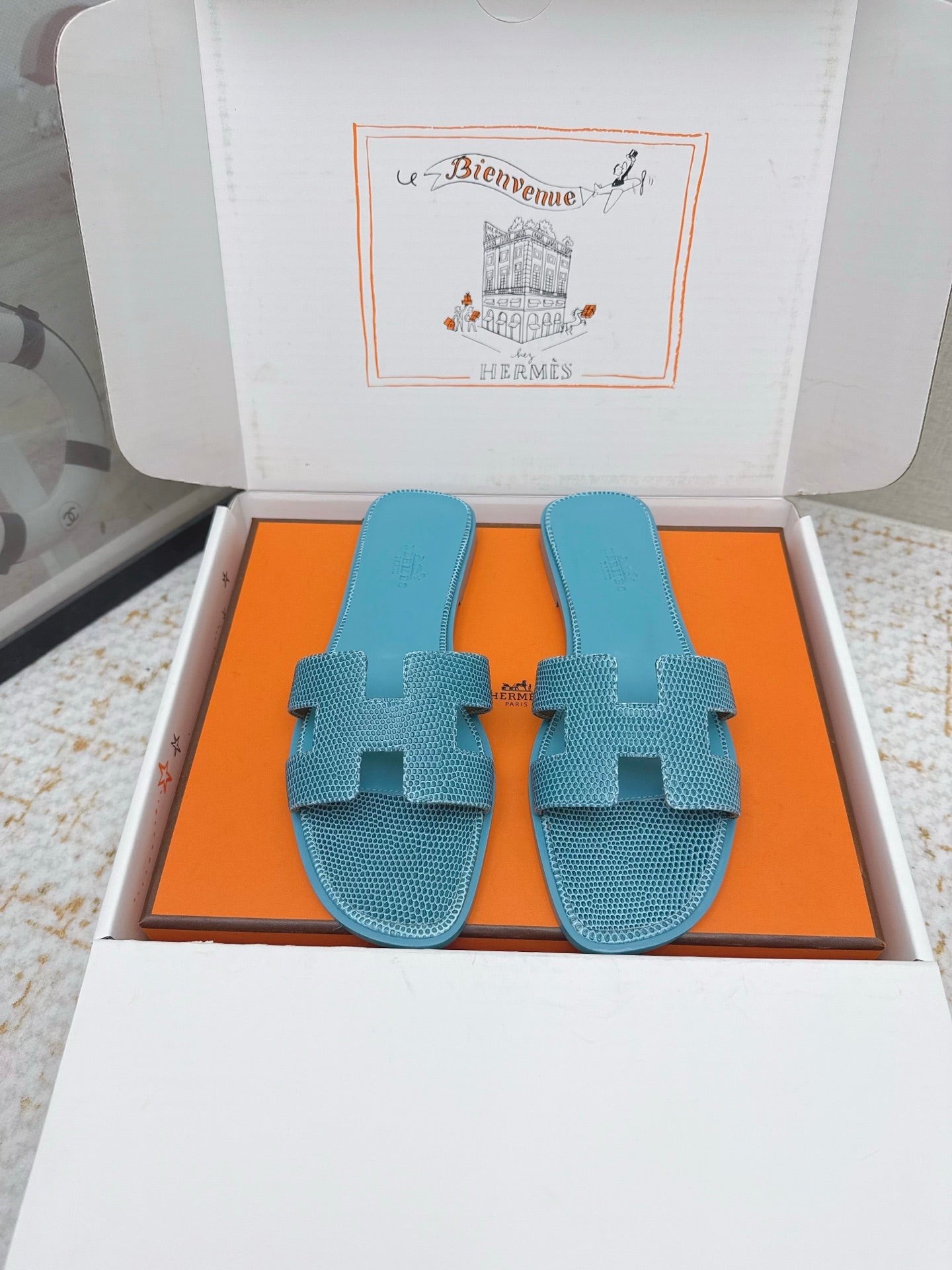 HM 26ss Oran Sandals Turquoise Cowhide 625050