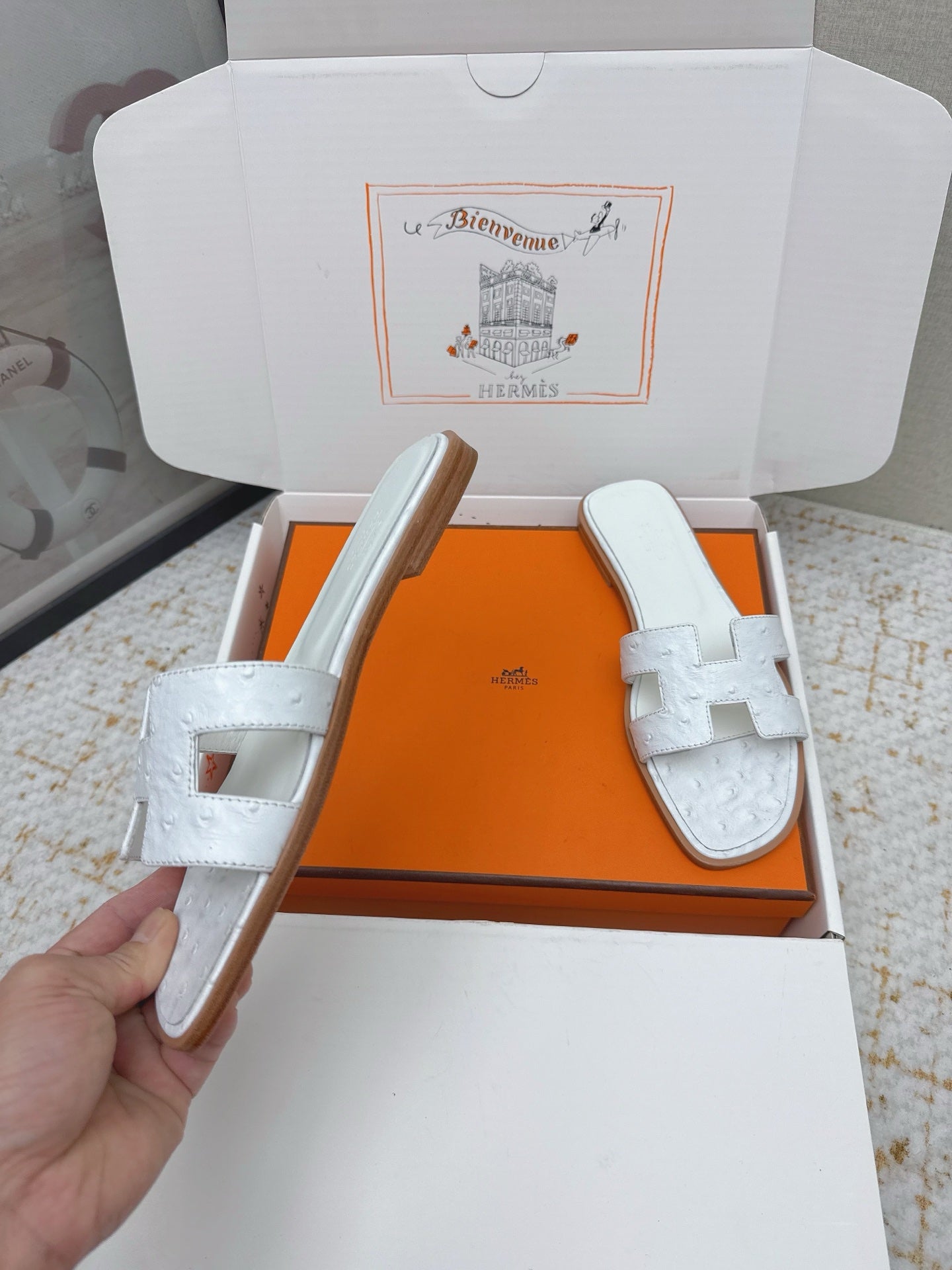 HM 26ss Oran Sandals Milk White Ostrich Leather 625088