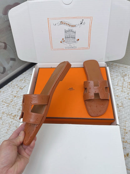 HM 26ss Oran Sandals Ostrich Leather 625092