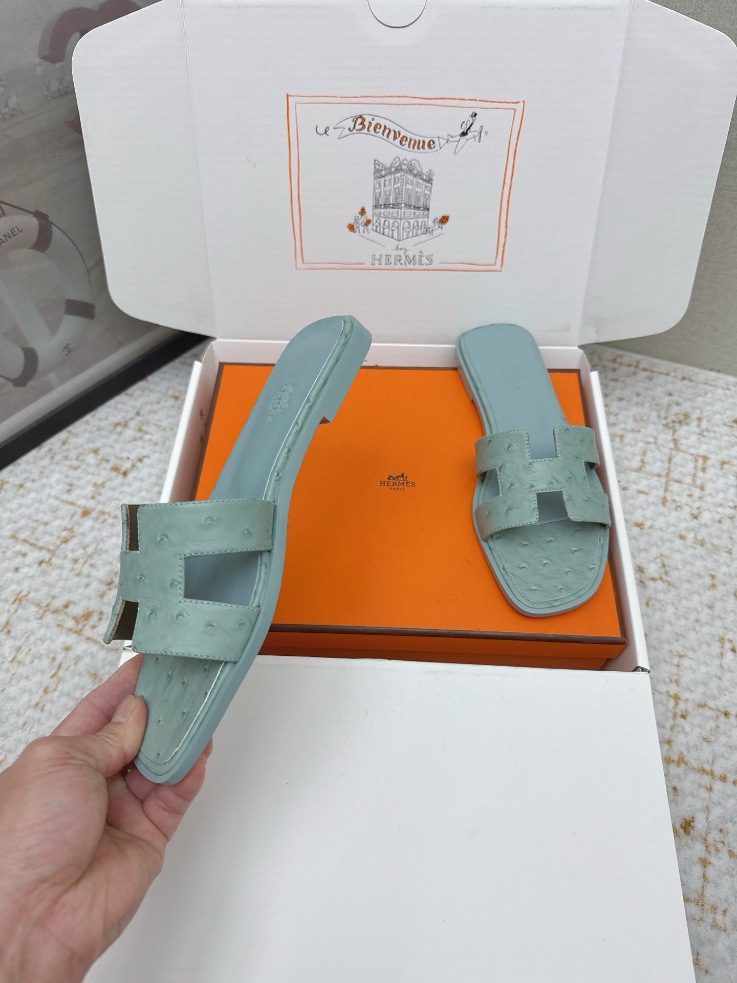 HM 26ss Oran Sandals Sage Green Ostrich Leather 625101