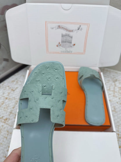 HM 26ss Oran Sandals Sage Green Ostrich Leather 625101