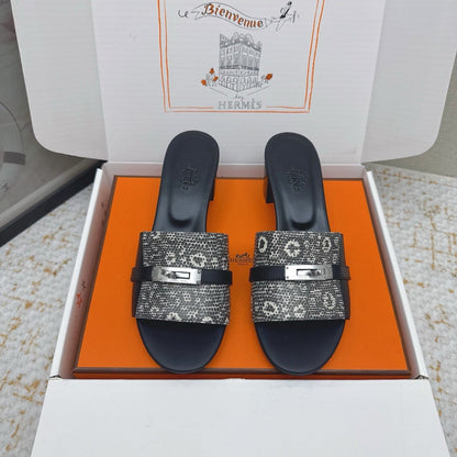 HM 26ss Oasis Sandals 50 Gray White Black Cowhide Sliver Buckle 625157