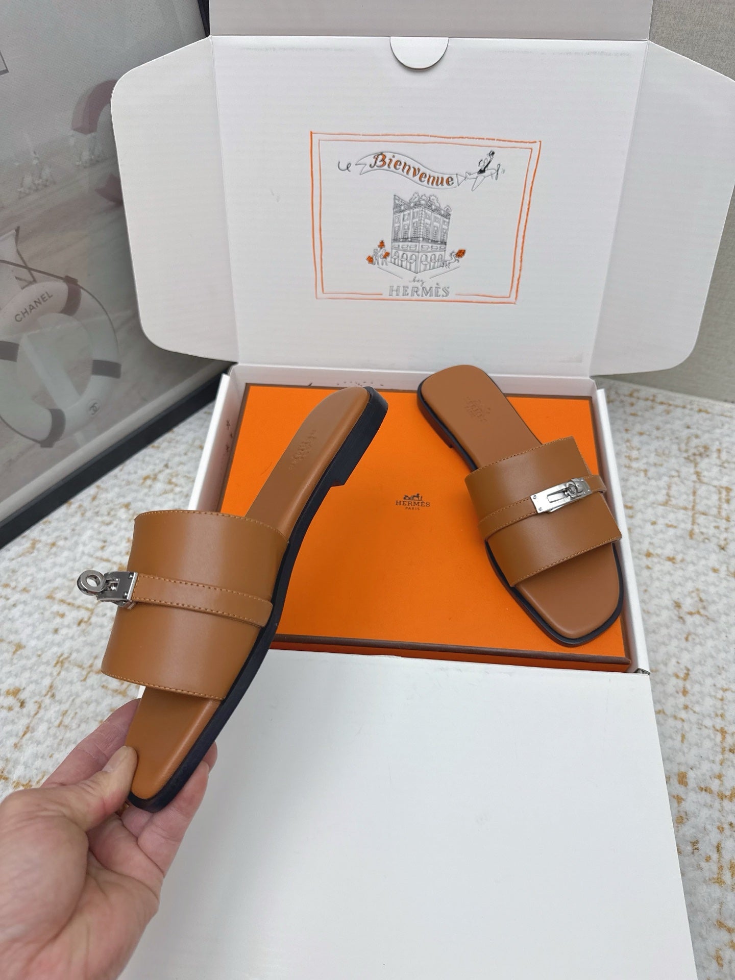 HM 26ss Oasis Sandals Brown Sheepskin Sliver Buckle 625166