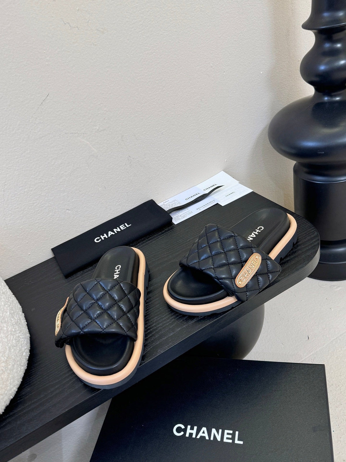 CC 26s Slippers Black Beige Sheepskin 627174