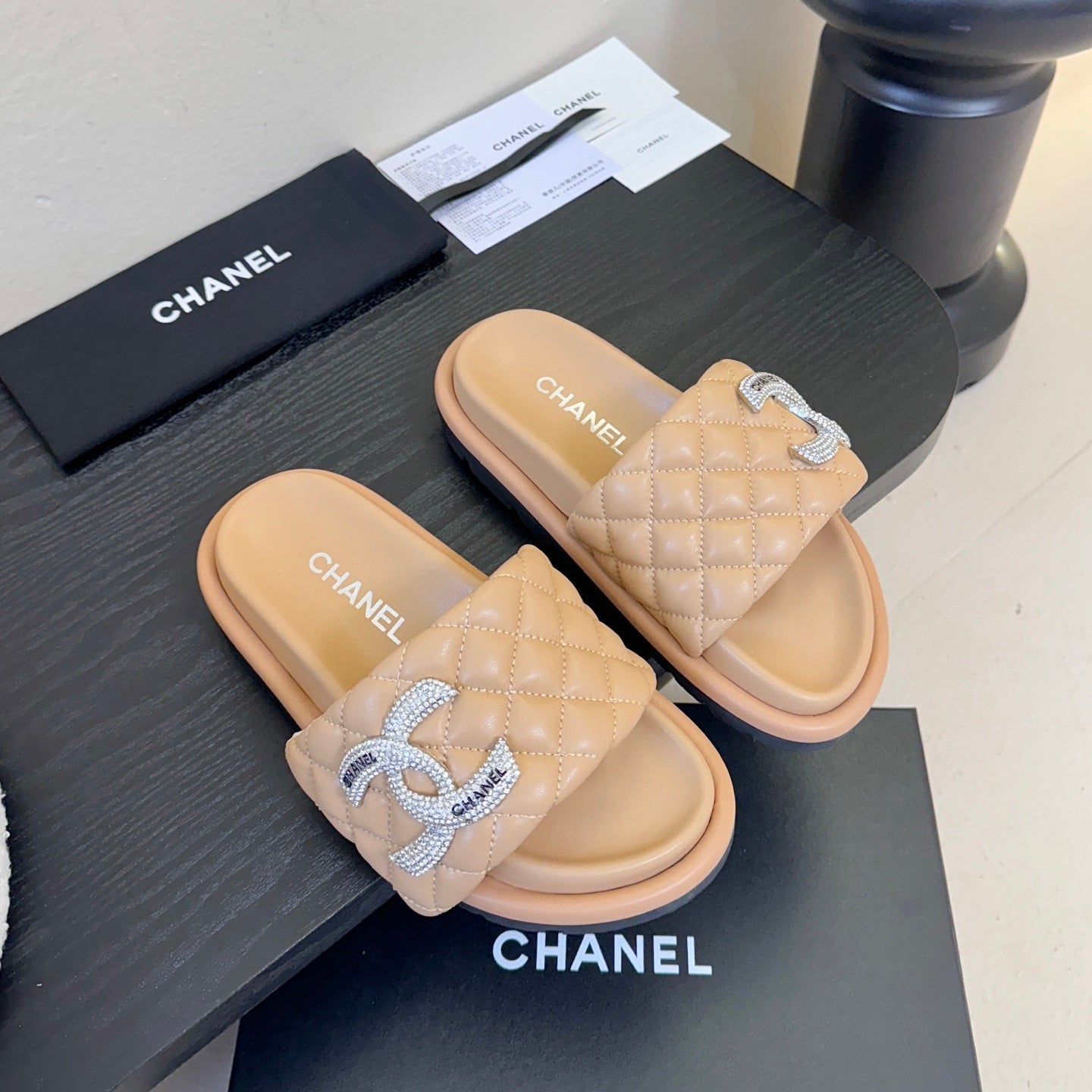 CC 26s Slippers Beige Sheepskin 627177