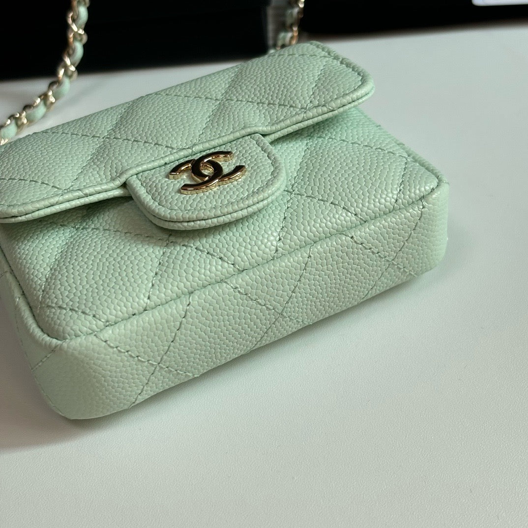 CC 26s Waist Belt Bag Chain Pastel Green Caviar 212333