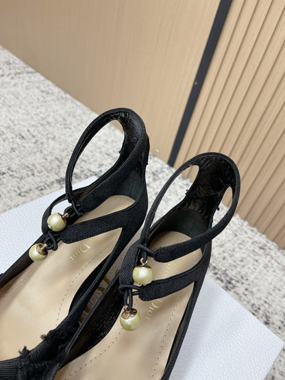 CD 26s Pump 40 Black Beige Canvas Pearl Hardware 643492