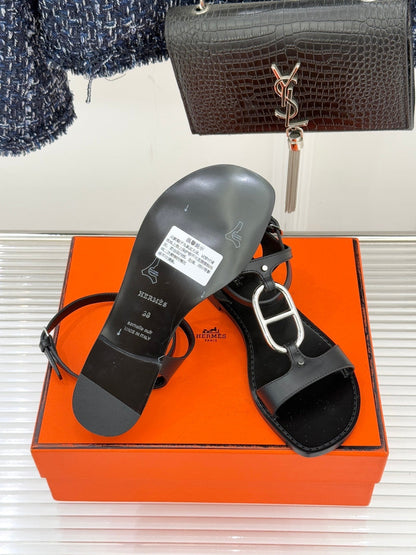 HM 26ss Pig Nose Sandals Black Sheepskin 642845