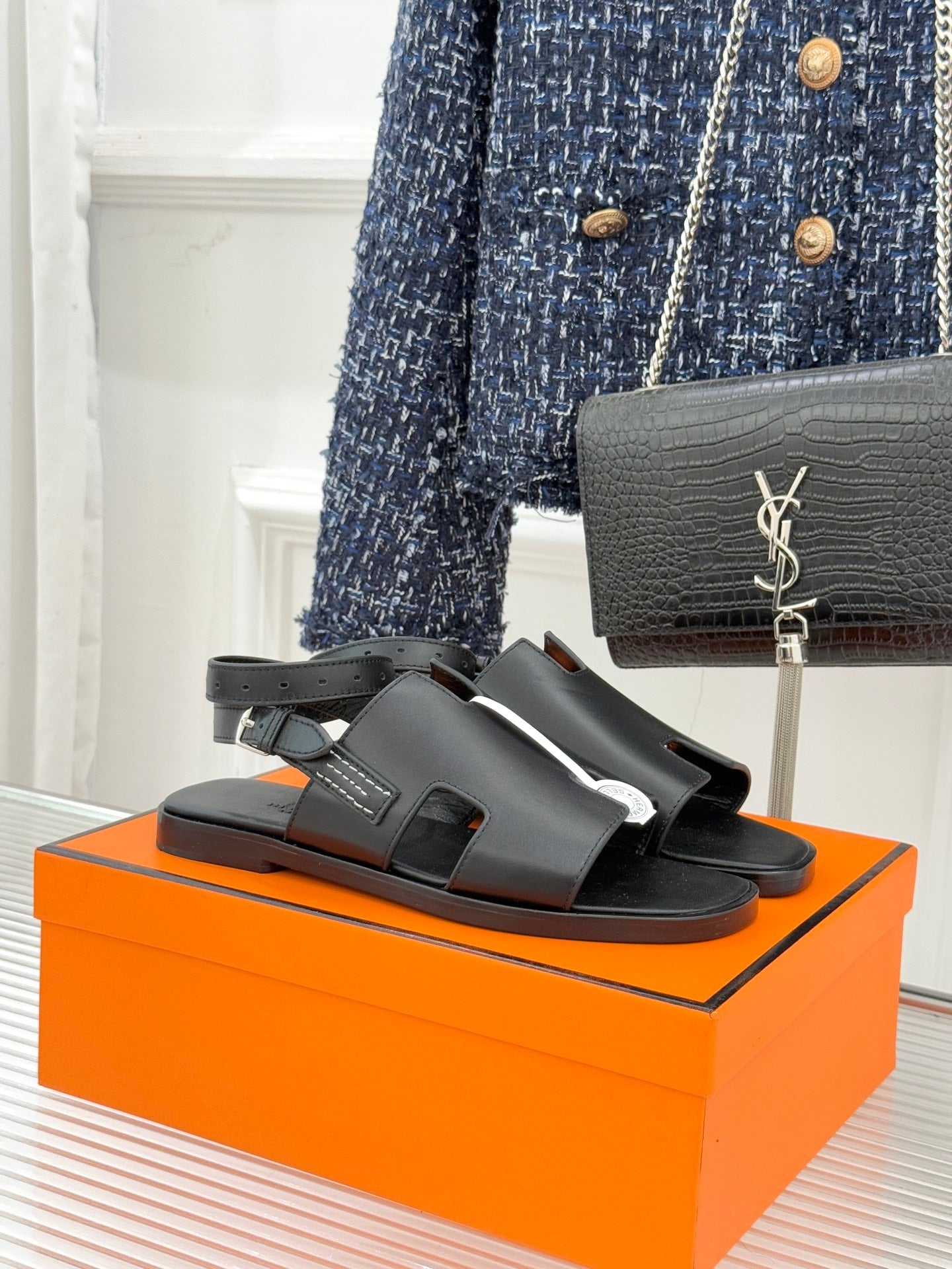HM 26ss Flat Sandals Black Sheepskin 642791
