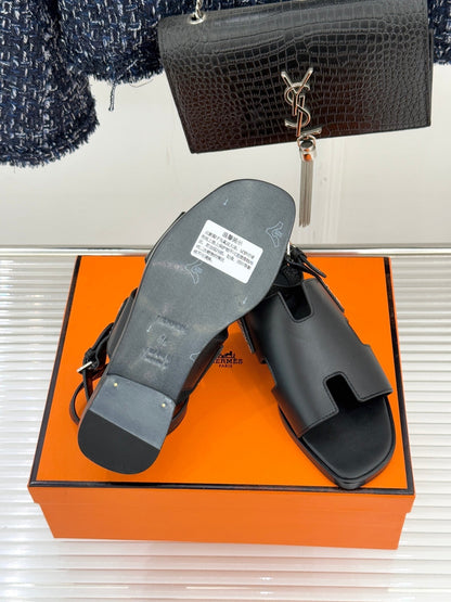 HM 26ss Flat Sandals Black Sheepskin 642791
