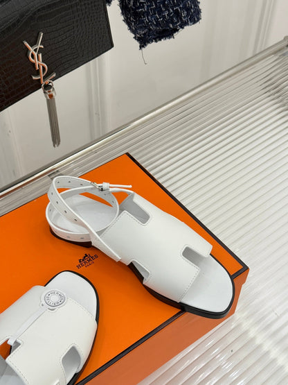 HM 26ss Flat Sandals White Sheepskin 642792