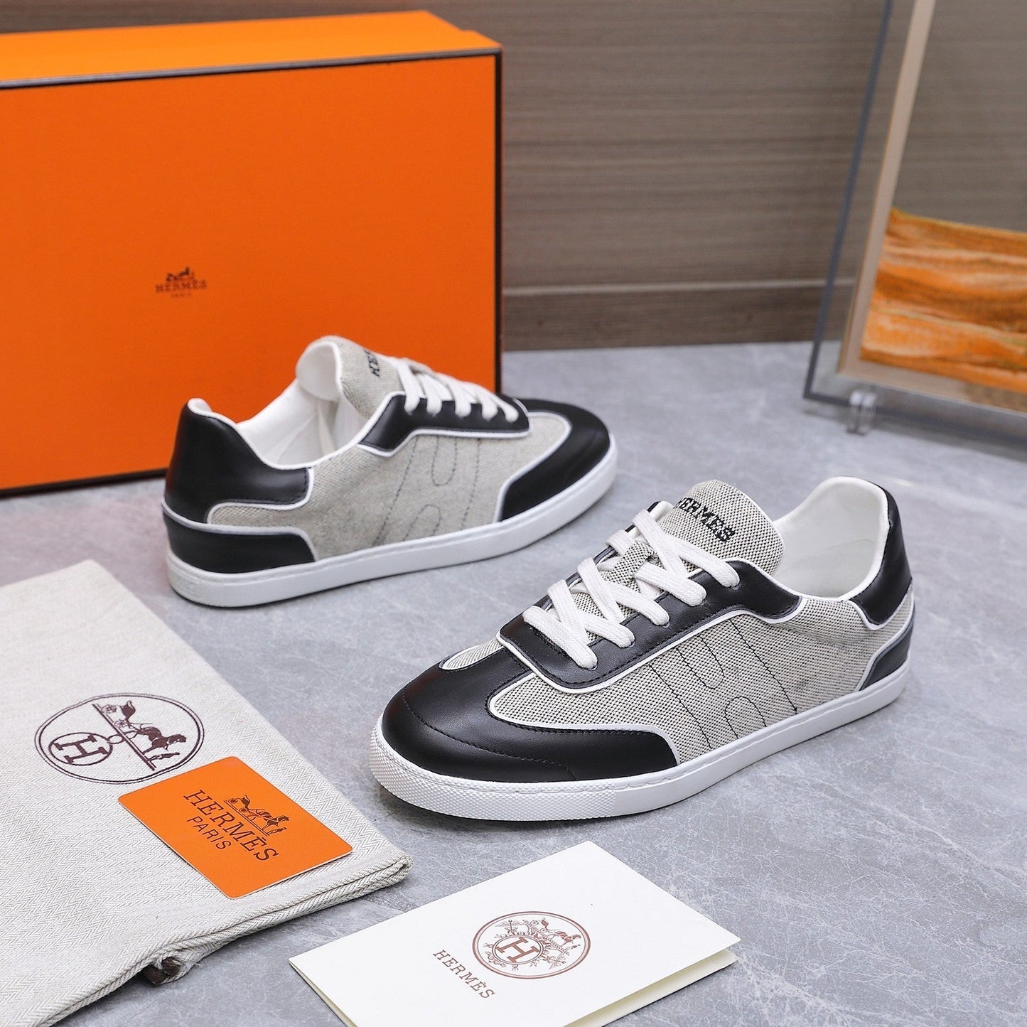 HM 26ss Casual Sneakers Ecru Black Calfskin Canvas 637717