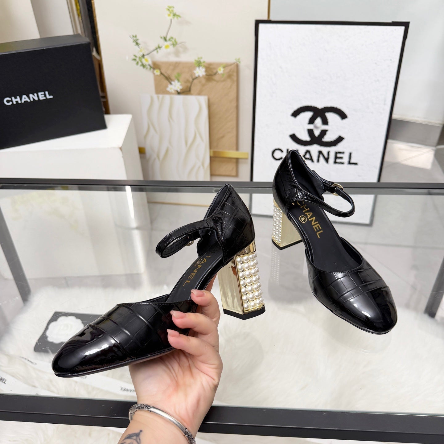 CC 26s Sandals 80 Black Cowhide Patent Leather 183567