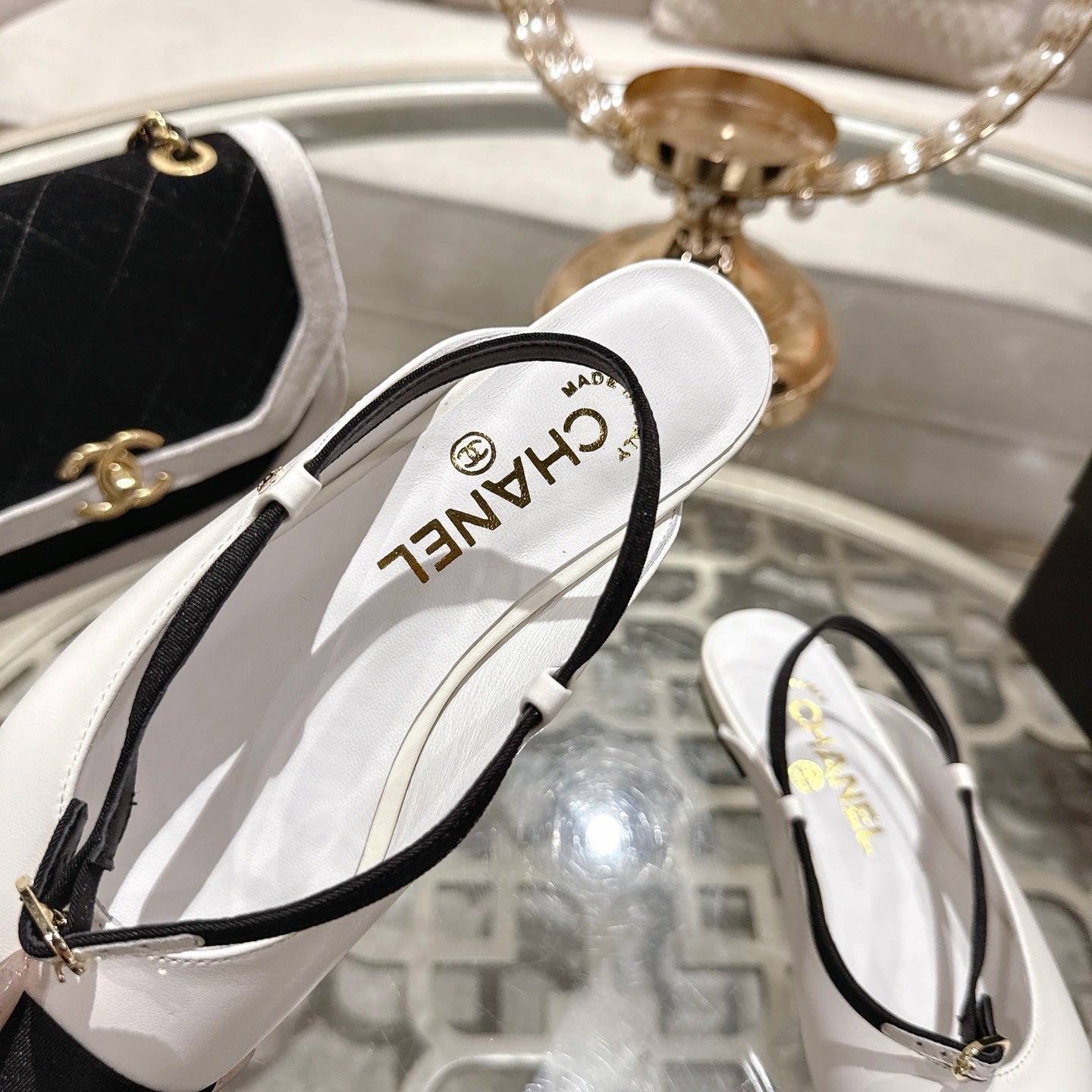 CC 26s Mary Jane White Black Sheepskin 627039