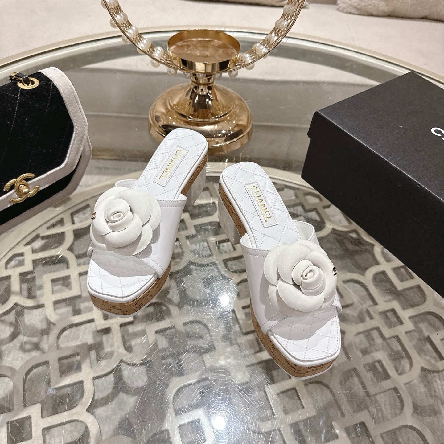 CC 26s Camellia Platform Slippers 65 White Patent Leather 627043
