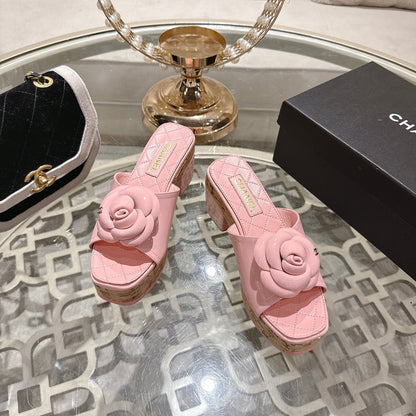 CC 26s Camellia Platform Slippers 65 Pink Patent Leather 627045