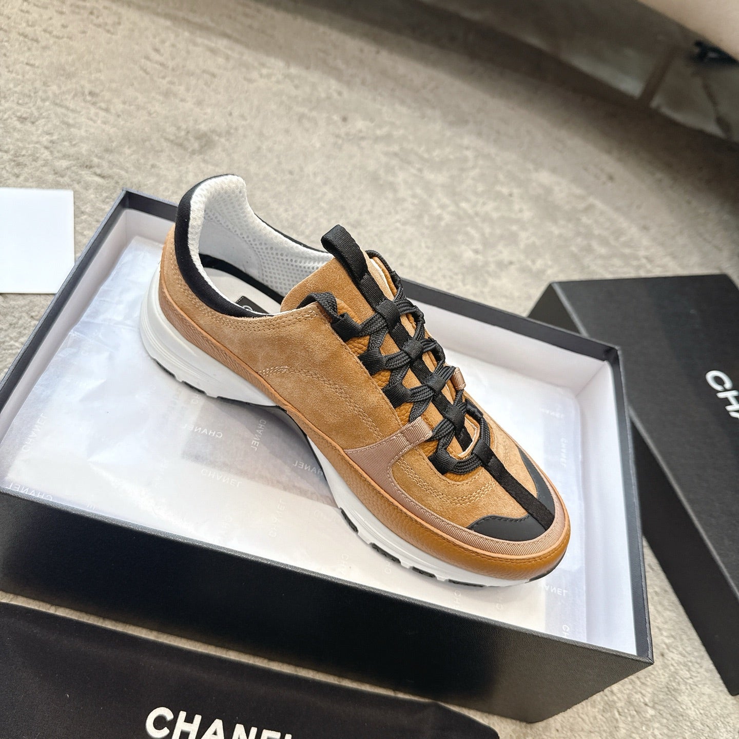 CC 26s Sneaker Caramel Brown Suede 647434