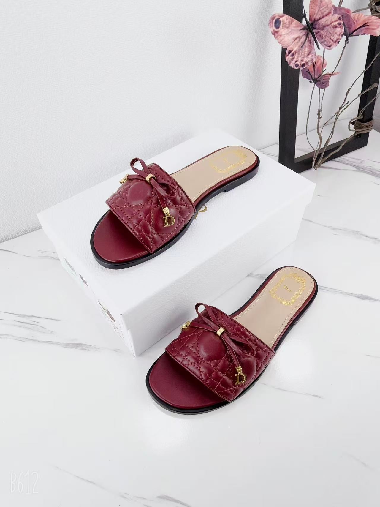 CD 26s Slippers Burgundy Beige Cowhide 681590