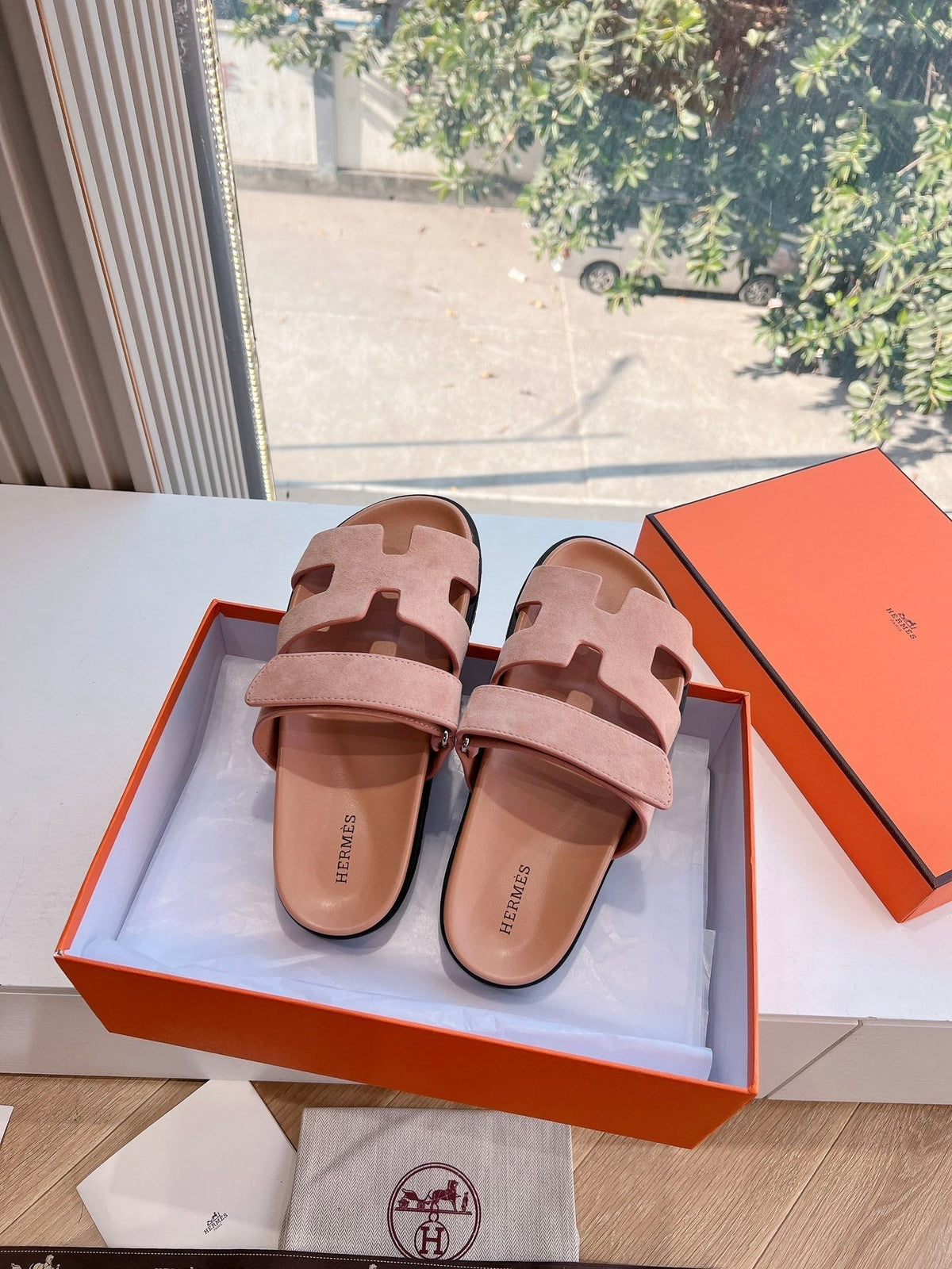 CHYPRE SANDAL IN ROSE PINK SUEDE
