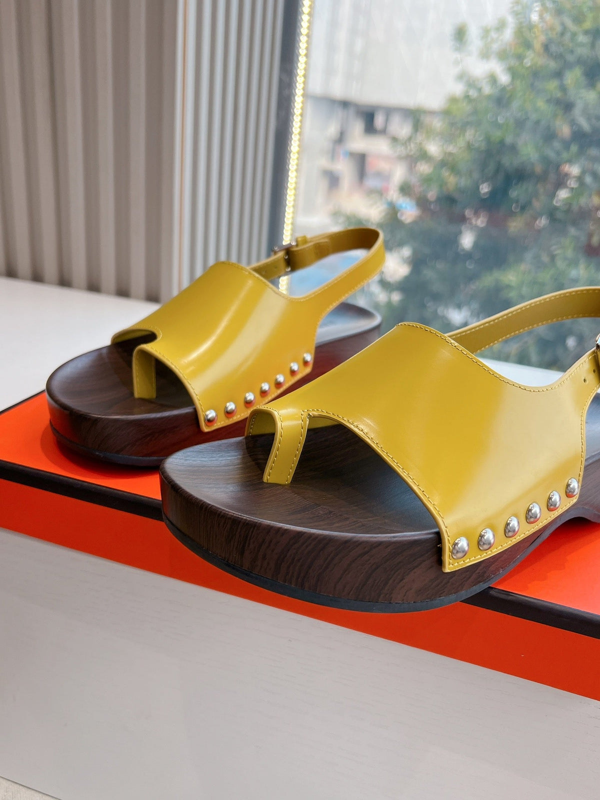 HM Flat Sandal In Corn Yellow Calfskin