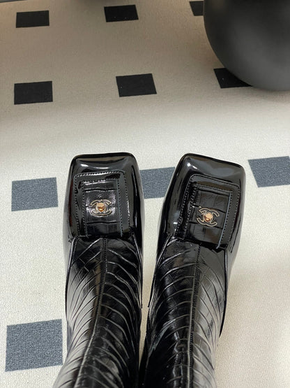 CC 26 Crocodile-embossed High Boot Black Patent Leather 593111