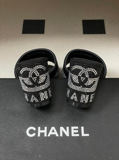 CC 26s  Sandals 70 Black Sheepskin Rhinestones 649513