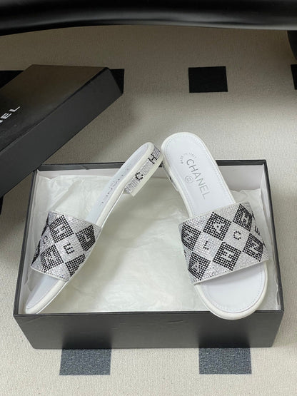 CC 26s Flat Sandals White Sheepskin Rhinestones 649521