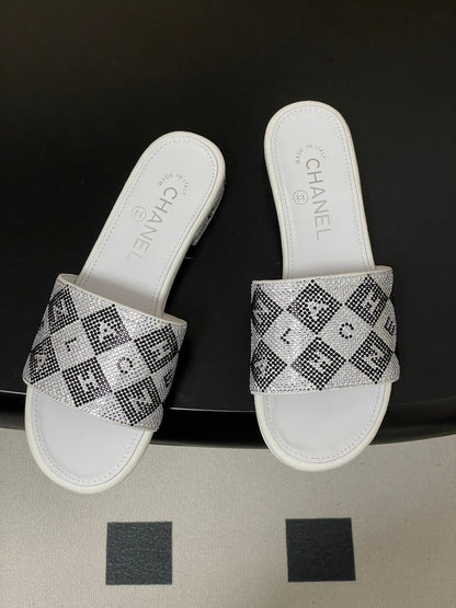 CC 26s Flat Sandals White Sheepskin Rhinestones 649521