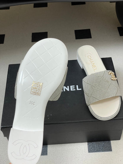 CC 26s Flat Sandals White Gray Canvas Sheepskin Double C 649507