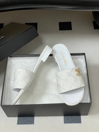 CC 26s Flat Sandals White Canvas Sheepskin Double C 649510