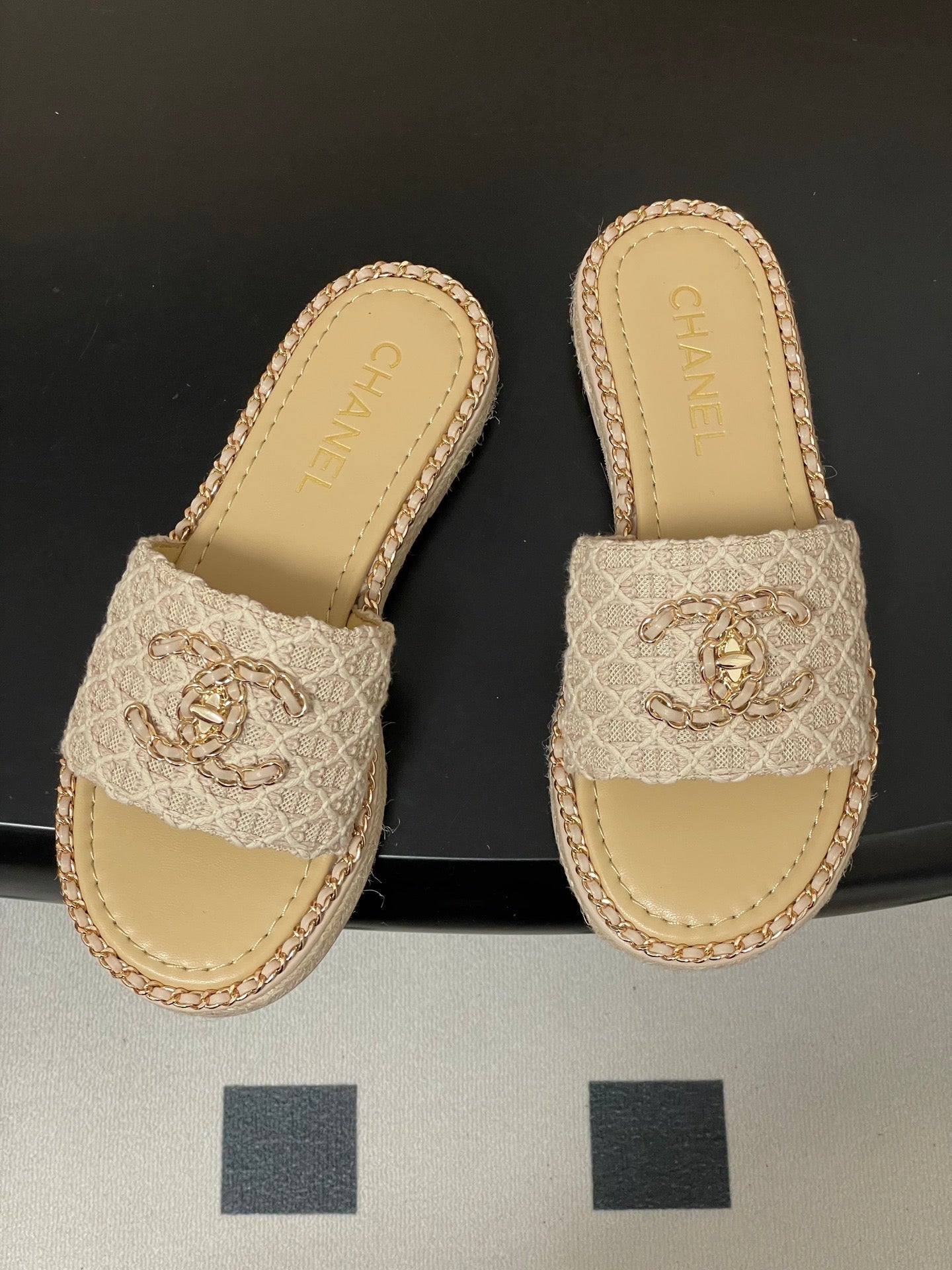 CC 26s Flat Slippers Beige Gold Fabric Sheepskin 649484