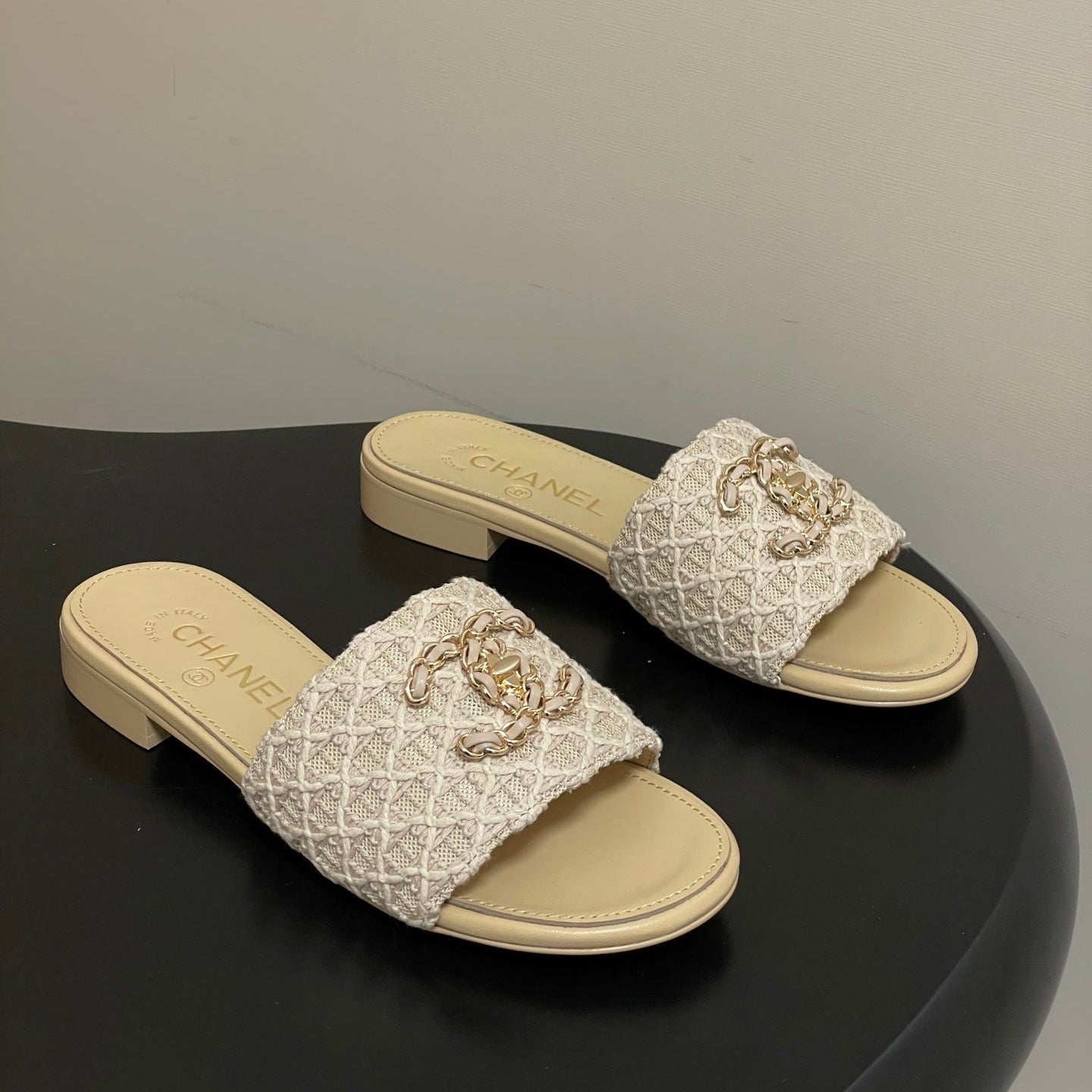 CC 26s Flat Slippers Beige Fabric Sheepskin 649490
