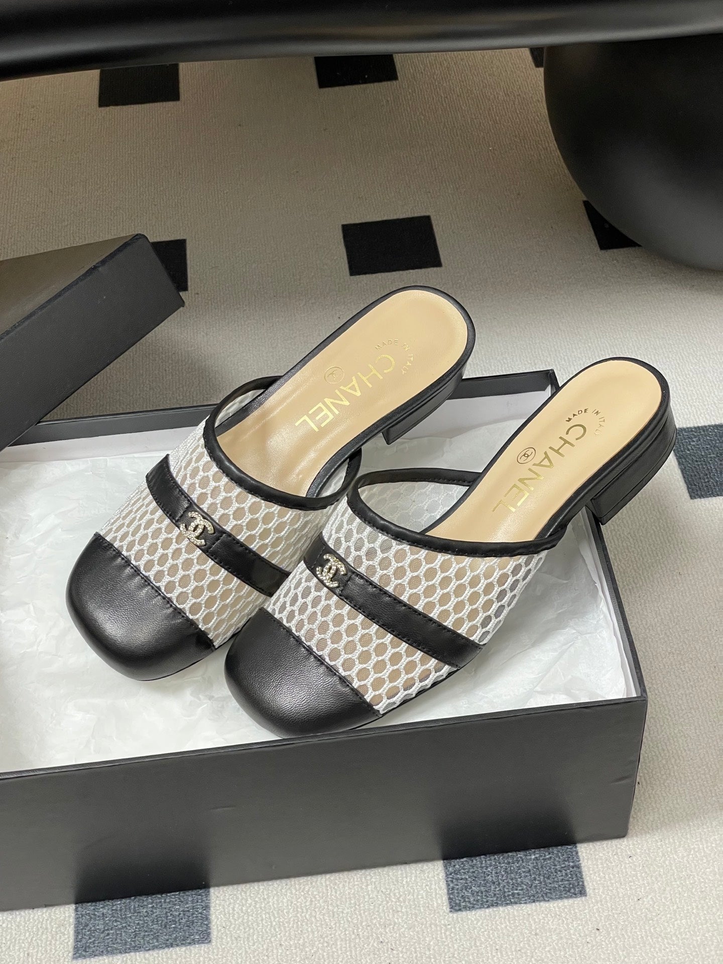 CC 26s High-Heeled Mules Black Cowhide 649467