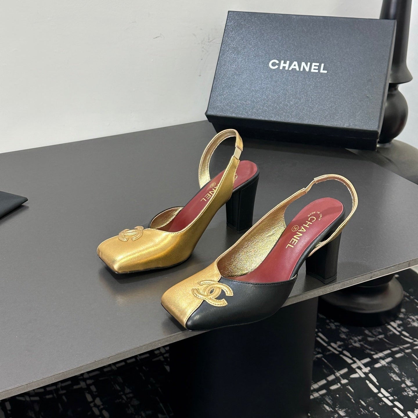 CC 2026 Slingback 75 Black Gold Cowhide 668140