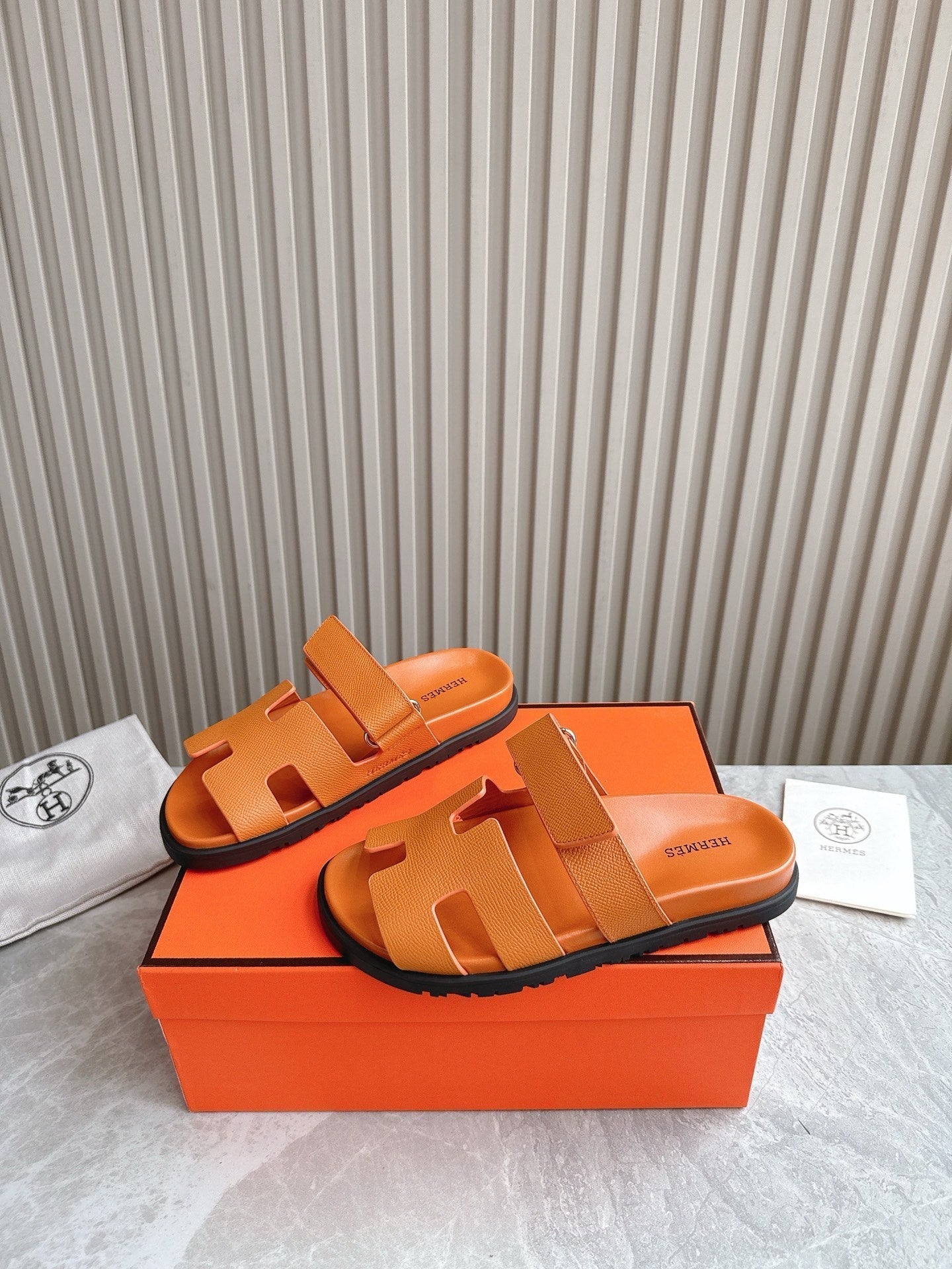 HM 26ss Slippers Orange Genuine Leather 618573