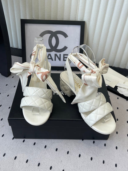 CC 26s Sandals 55 White Sheepskin 650079