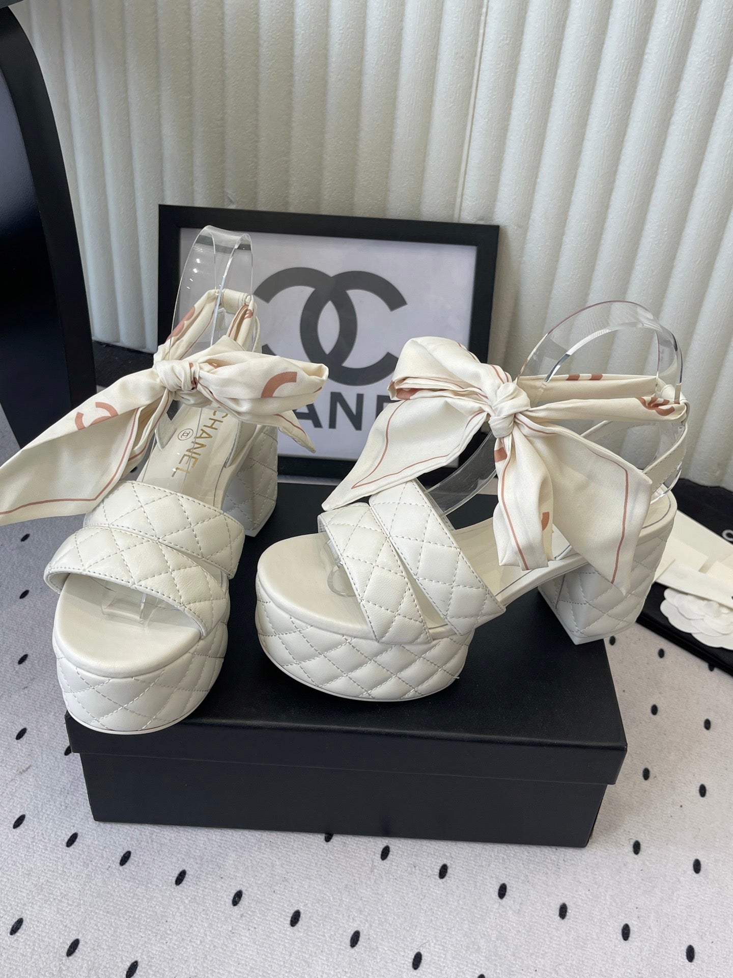 CC 26s Platform Sandals 75 White Sheepskin 650085