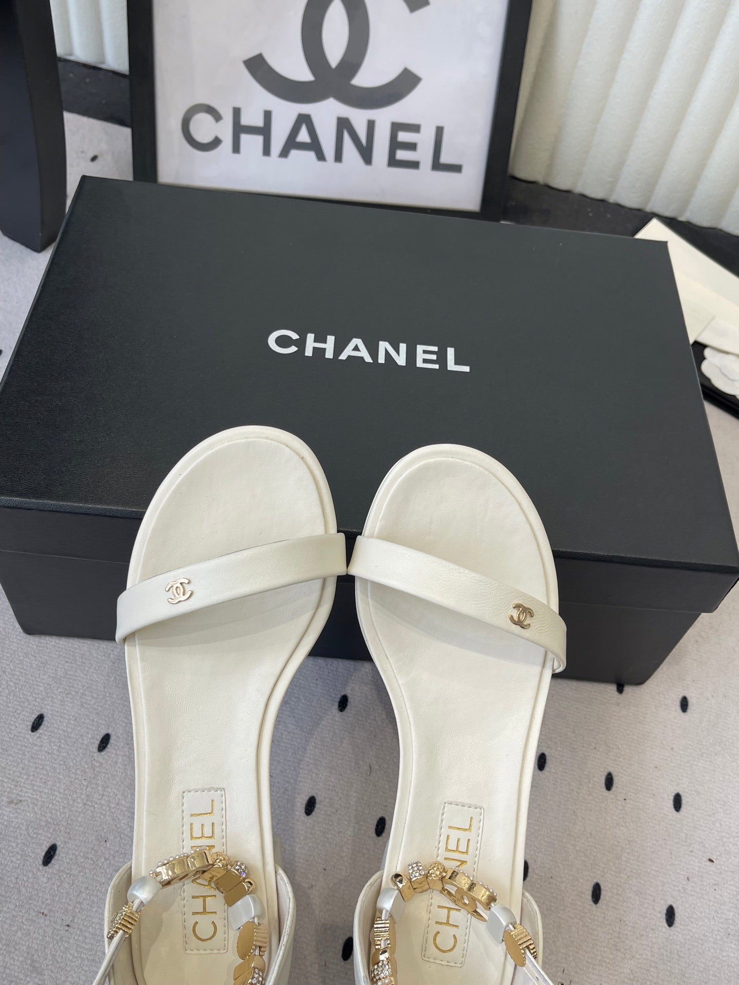CC 26s Sandals 35 White Sheepskin 650105