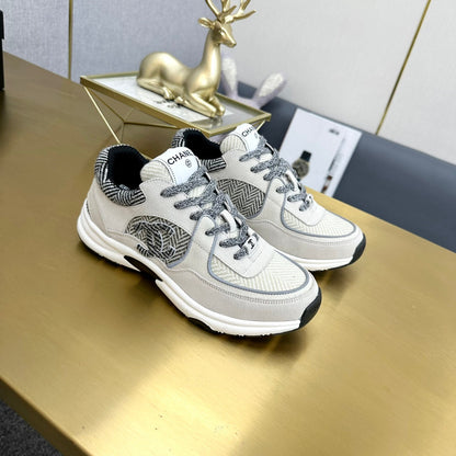 CC 2026 Casual Sneakers Ivory Black Suede 668049