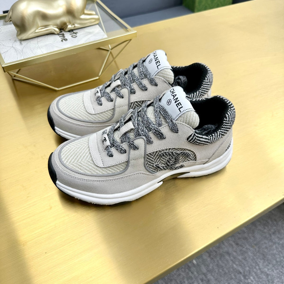 CC 2026 Casual Sneakers Ivory Black Suede 668049