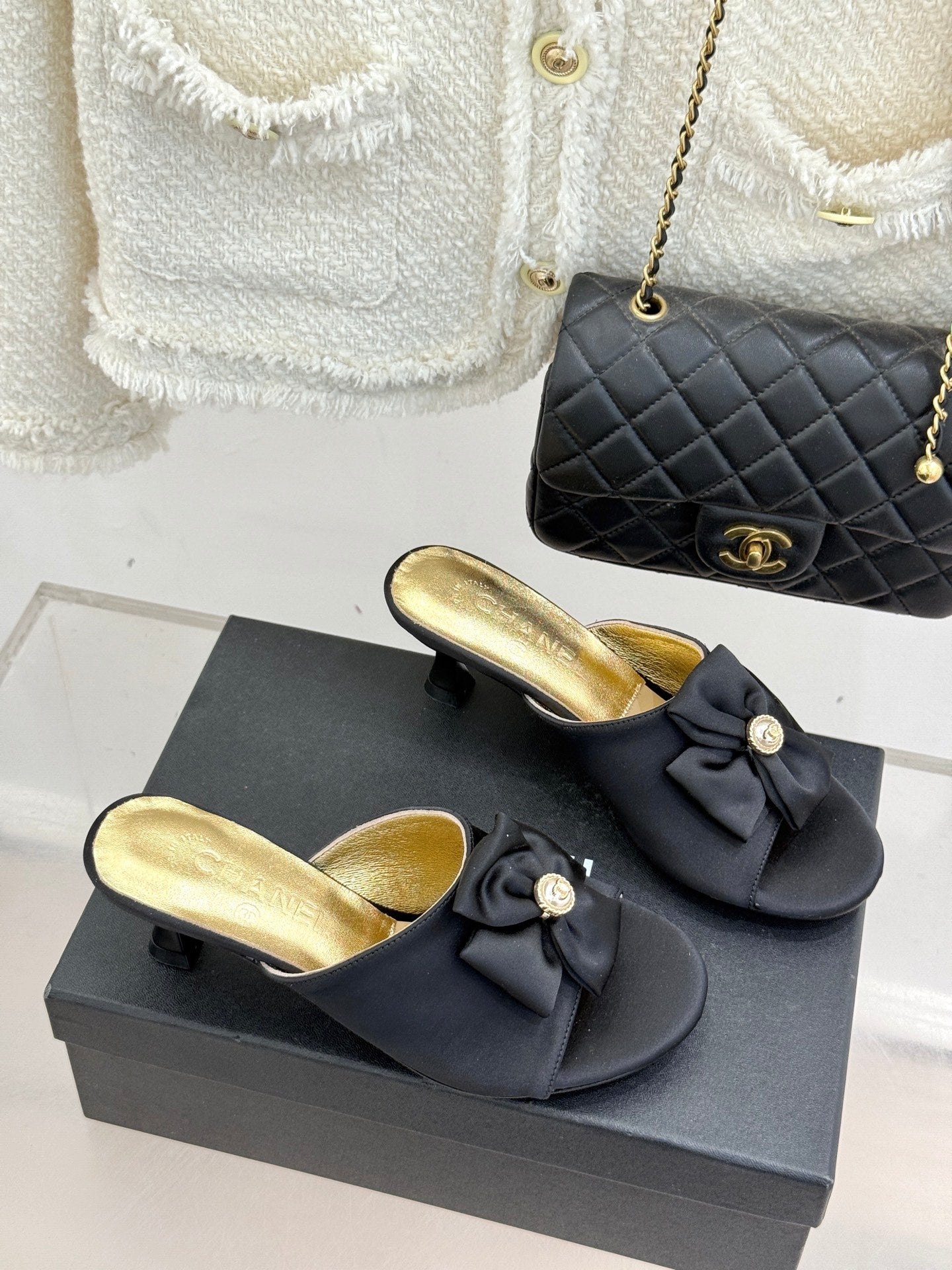 CC 26 Bow Sandal 55mm Black Gold Satin Sheepskin 609806