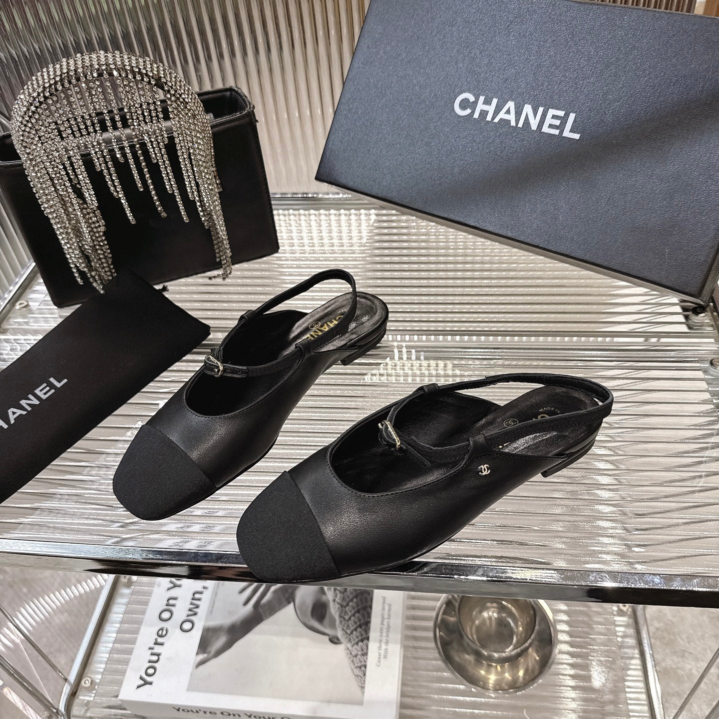 CC 2026 Retro Sandals Black Sheepskin 668076