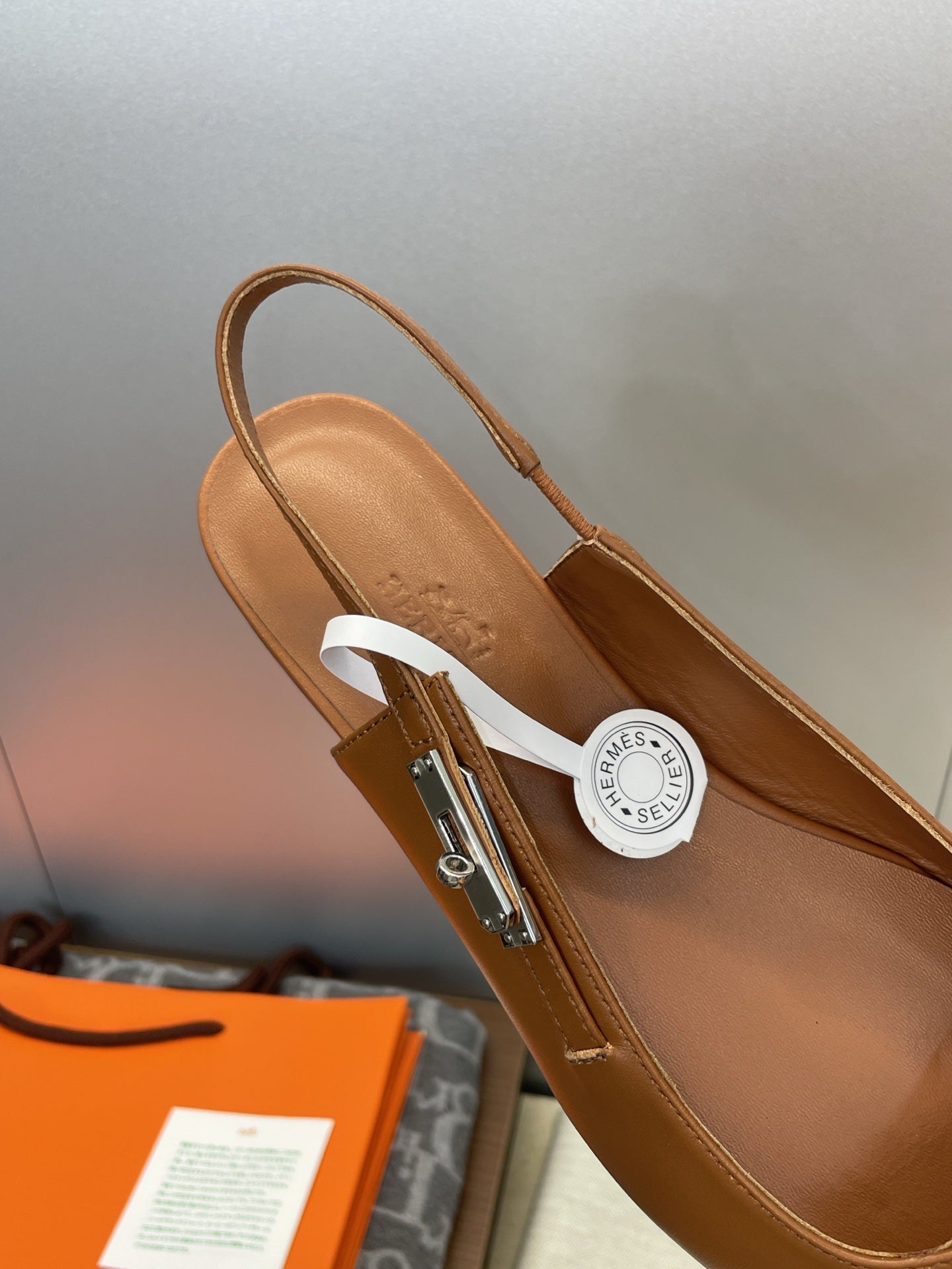 HM 26ss Slingback Flat Brown Calfskin 607275