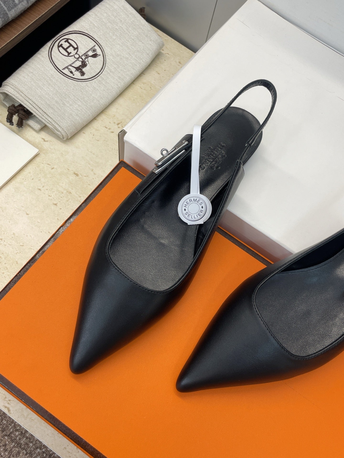 HM 26ss Slingback Flat Calfskin 607276