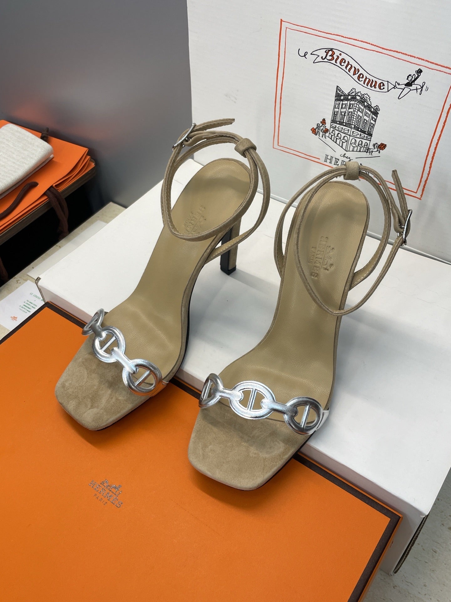 HM 26ss Pig-Nose Sandals  105 Beige Suede Leather 607081