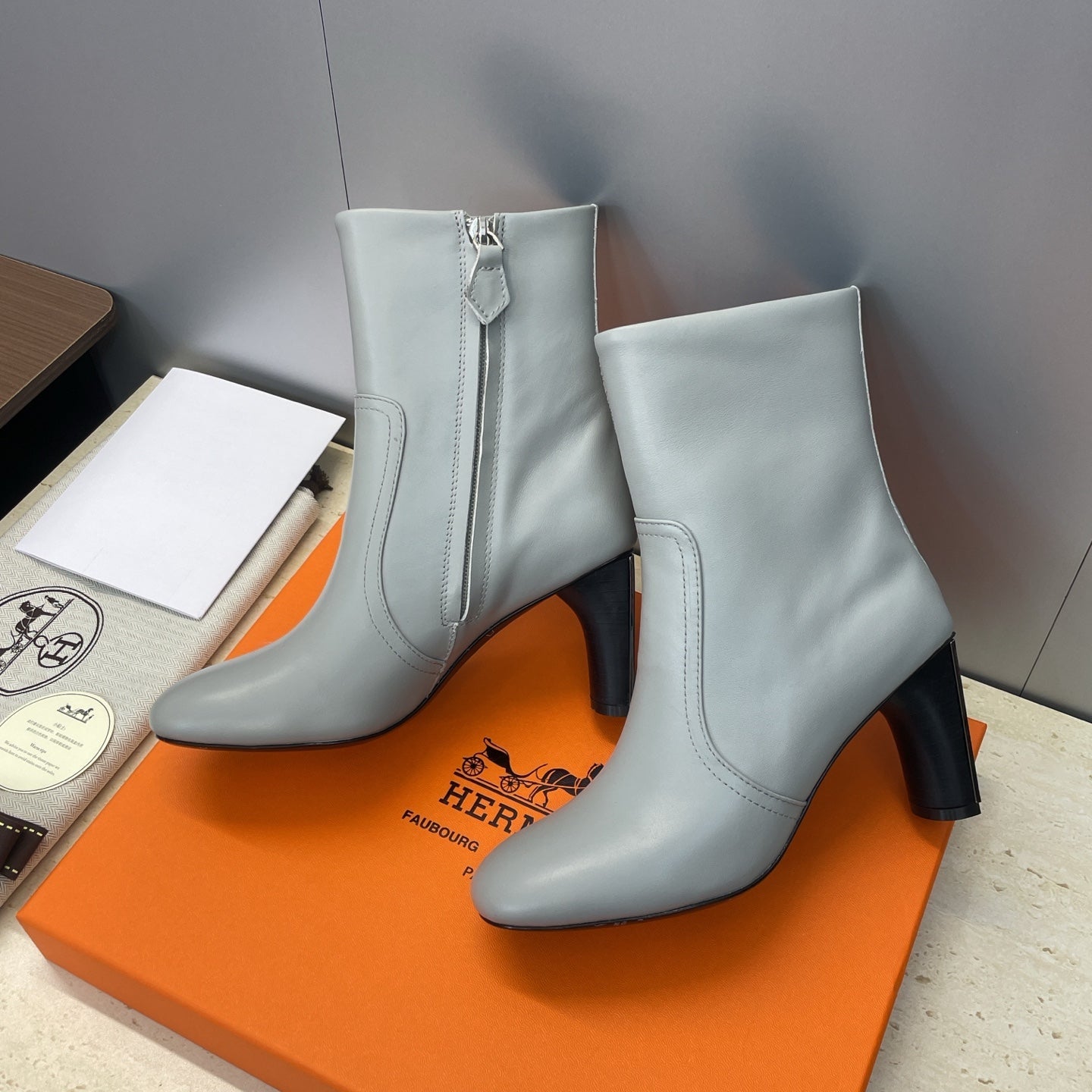 HM 26ss Lolita Chelsea Boots 80 Light Gray Calfskin 607088